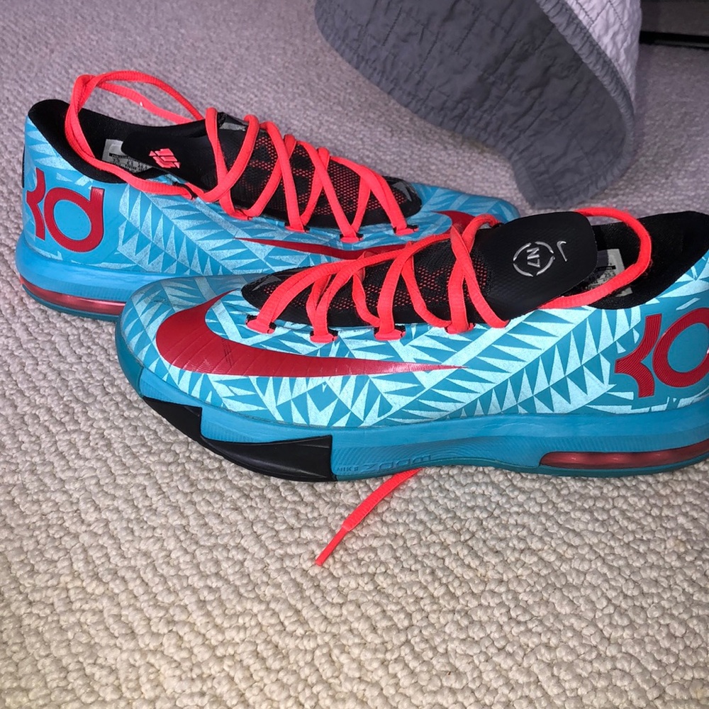 Nike KD 6 low top basketball shoes